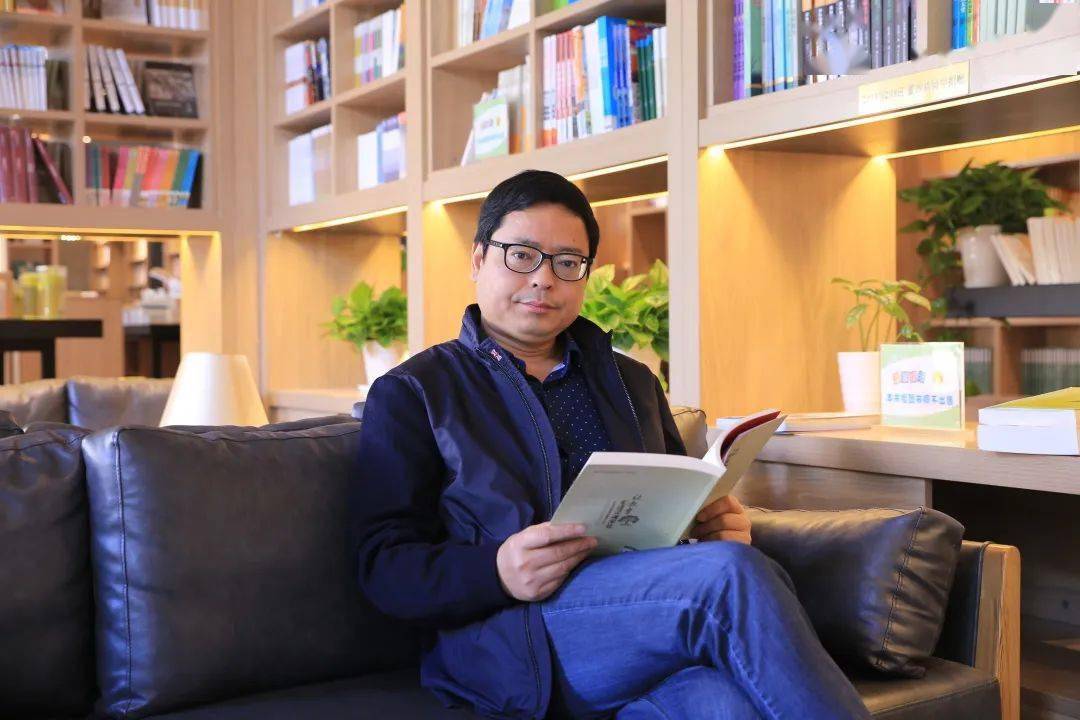 宁波市海曙区古林镇中学校长.