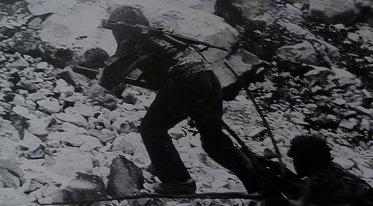 这2位团长互相配合,于1984年7月12日在老山松毛岭以炮击为核心