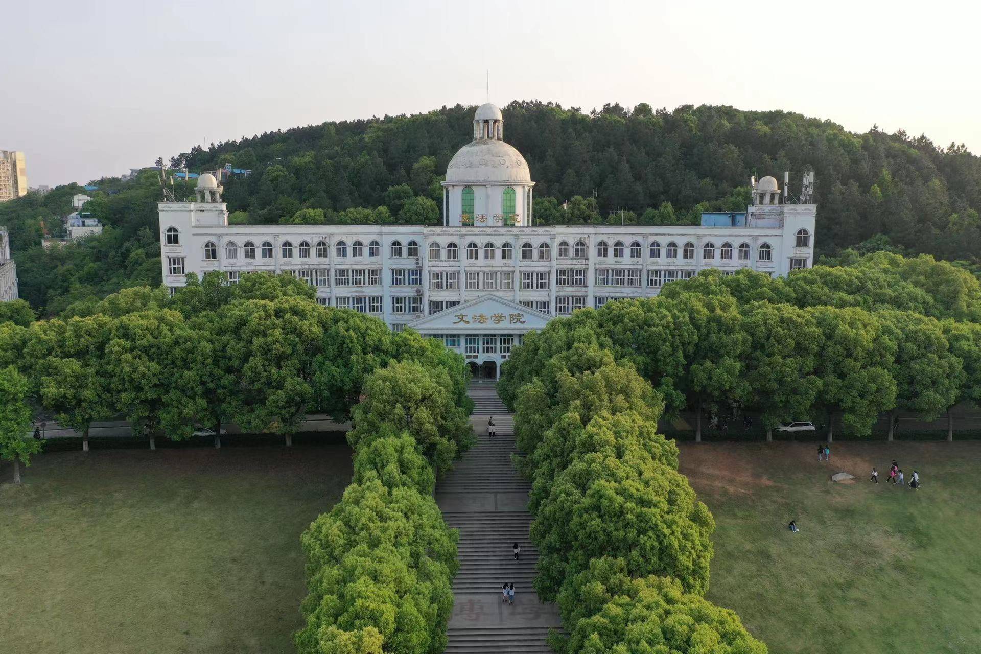 武汉学院 校园风景图片