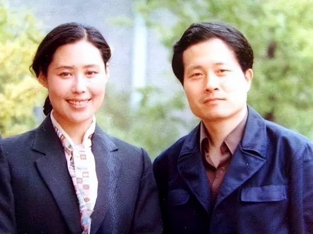 斯琴高娃:三婚两离,儿子对他有怨恨,前夫出狱后,花钱给他看病_孙天相