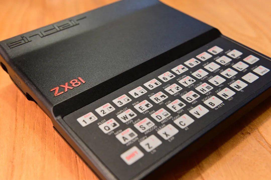 极客逻辑GeekLogic - 英伦小霸王——SINCLAIR ZX81-数码产品-飞碟新闻
