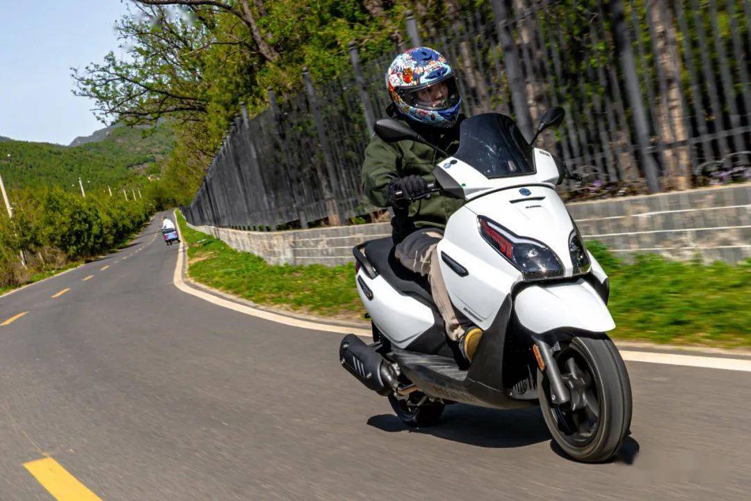 两万元以内的性价比之王?山路试驾比亚乔x7丨把玩