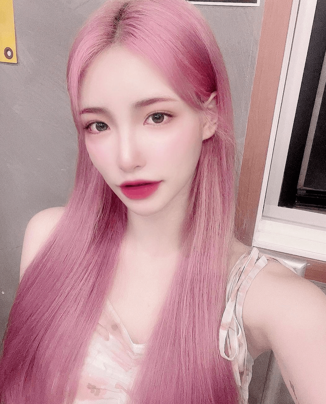 辣妹都爱的粉色系._发型_中国_形象