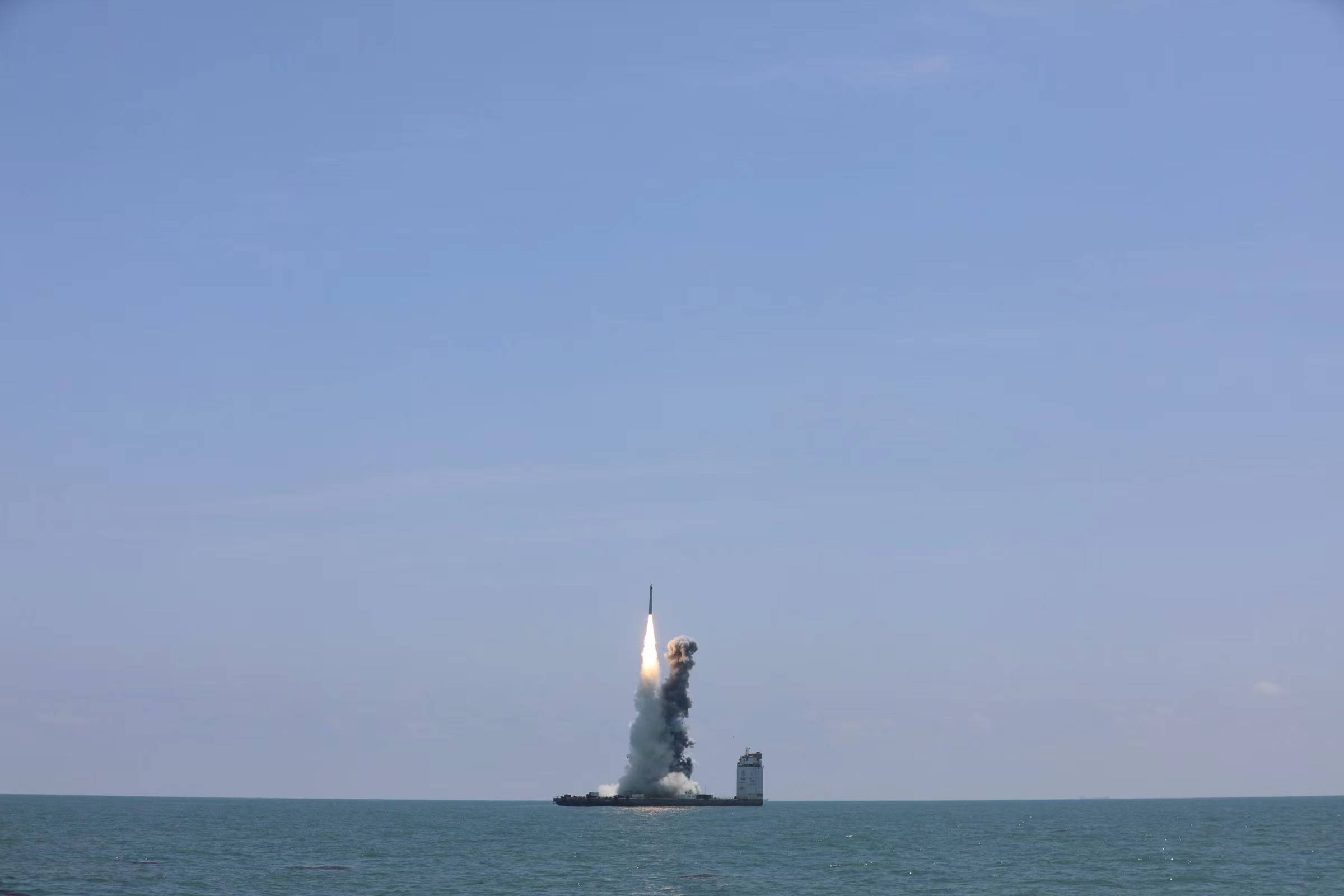 我国在海上成功发射卫星_火箭_任务_长征