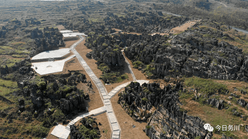 高峰石林spring又或许你爱的是远离城市的喧嚣四合头露天烧烤七柱山