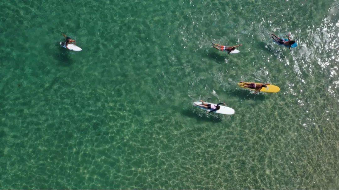 潜水天堂——加井岛;世界三大冲浪胜地之一的日月湾;"中国最美新华