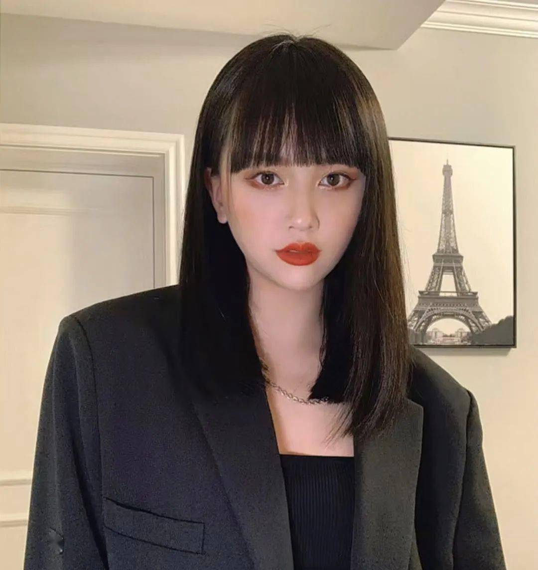 超a"一刀切"锁骨发_元英_tony_媒体