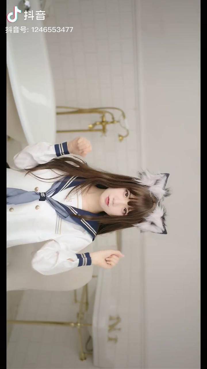 二次元少女小小天艺要不是为了生活