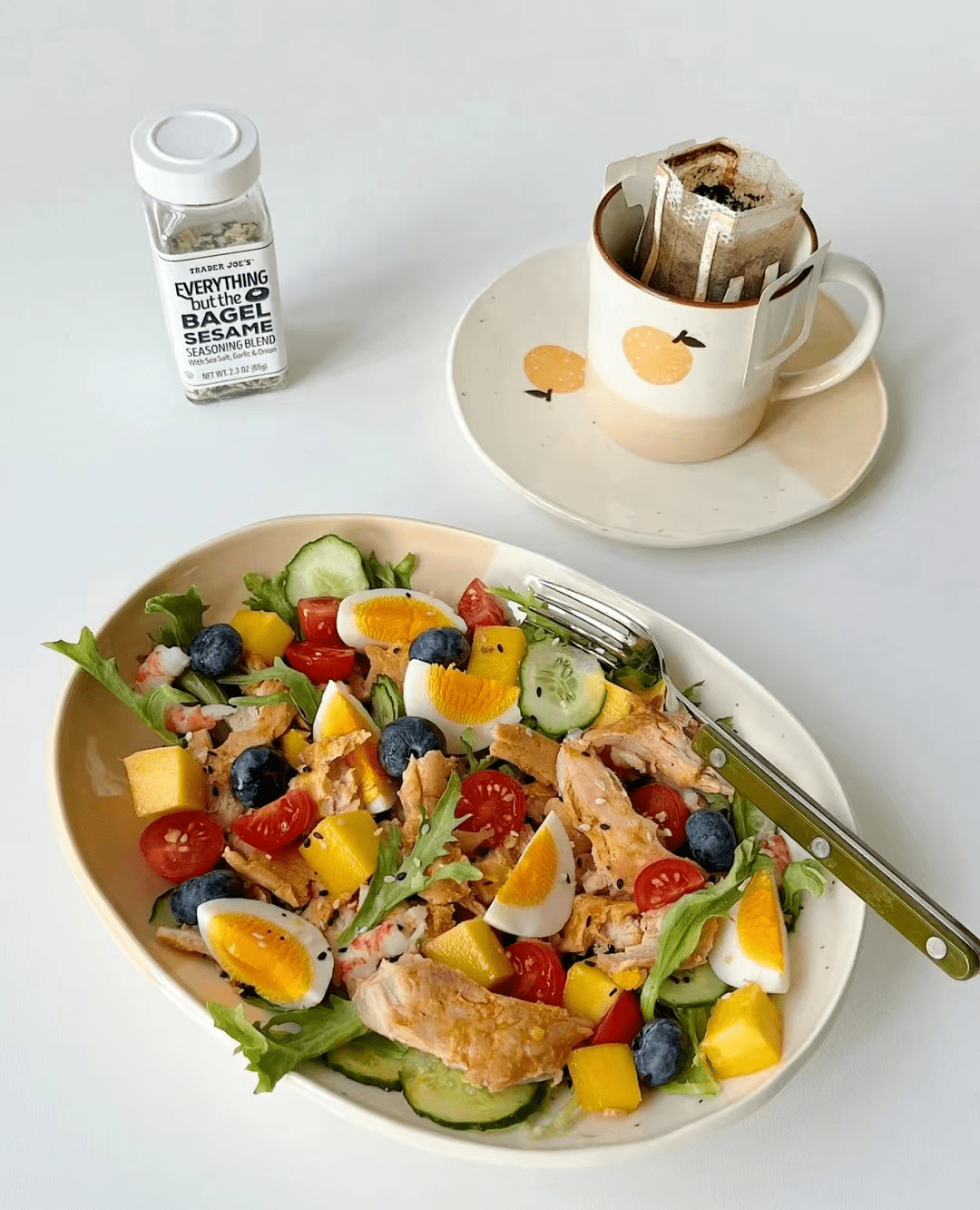 已然在网络上掀起热潮,例如杨幂的萝卜煎蛋汤,袁姗姗的鸡胸肉丸减脂餐