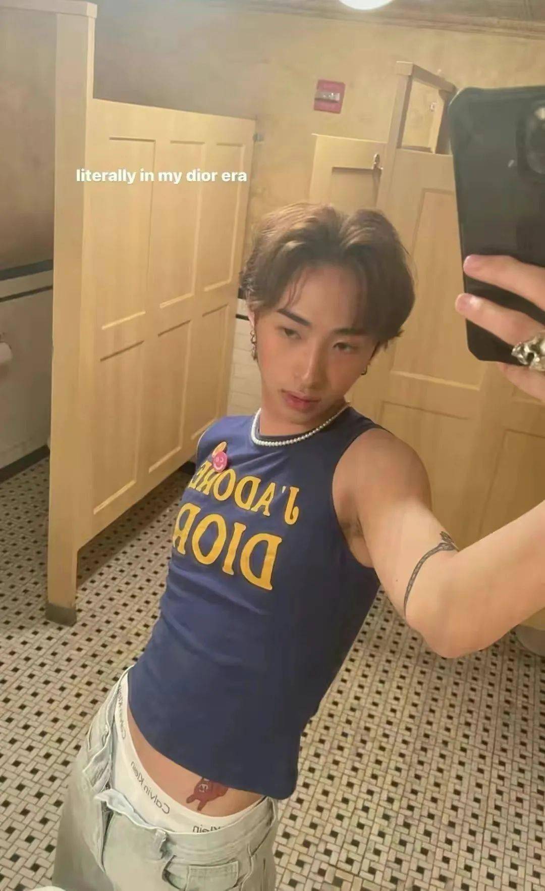 哈利原名叫做庾翰睿,后来改叫做庾恩利,因为他的父亲是国内知名歌手