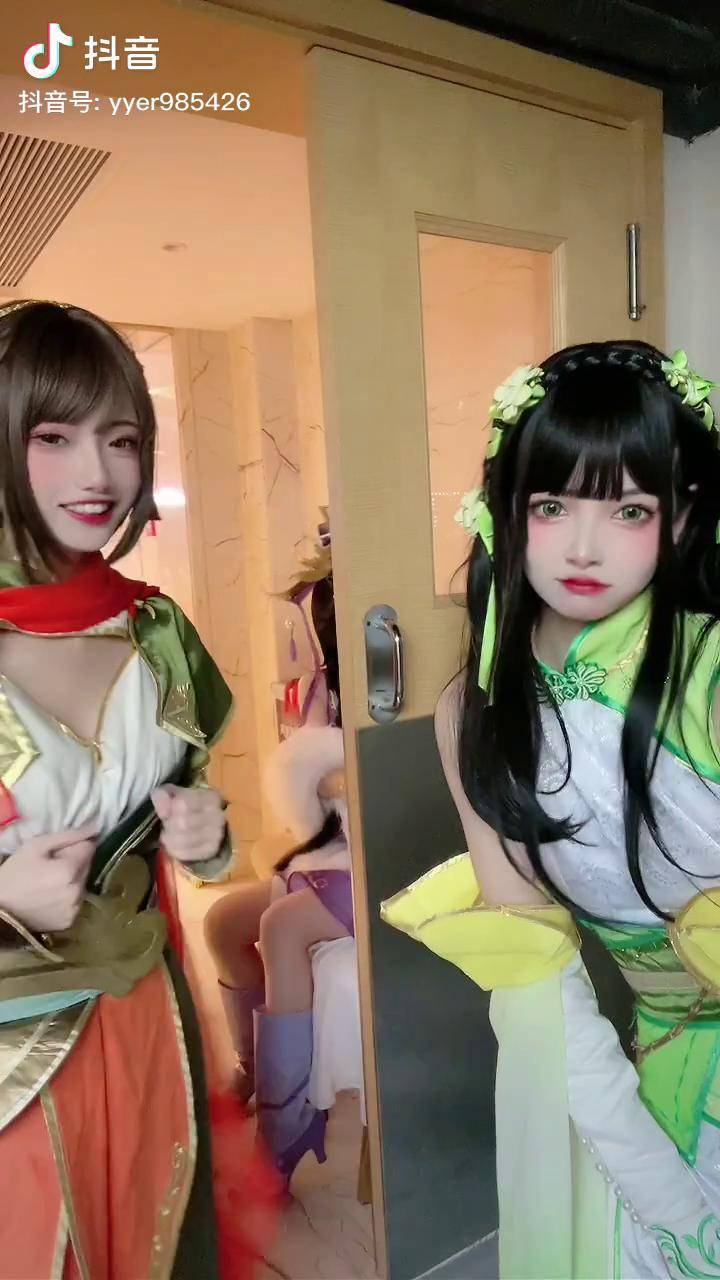 可以假装为我着迷吗三国杀cos孙茹