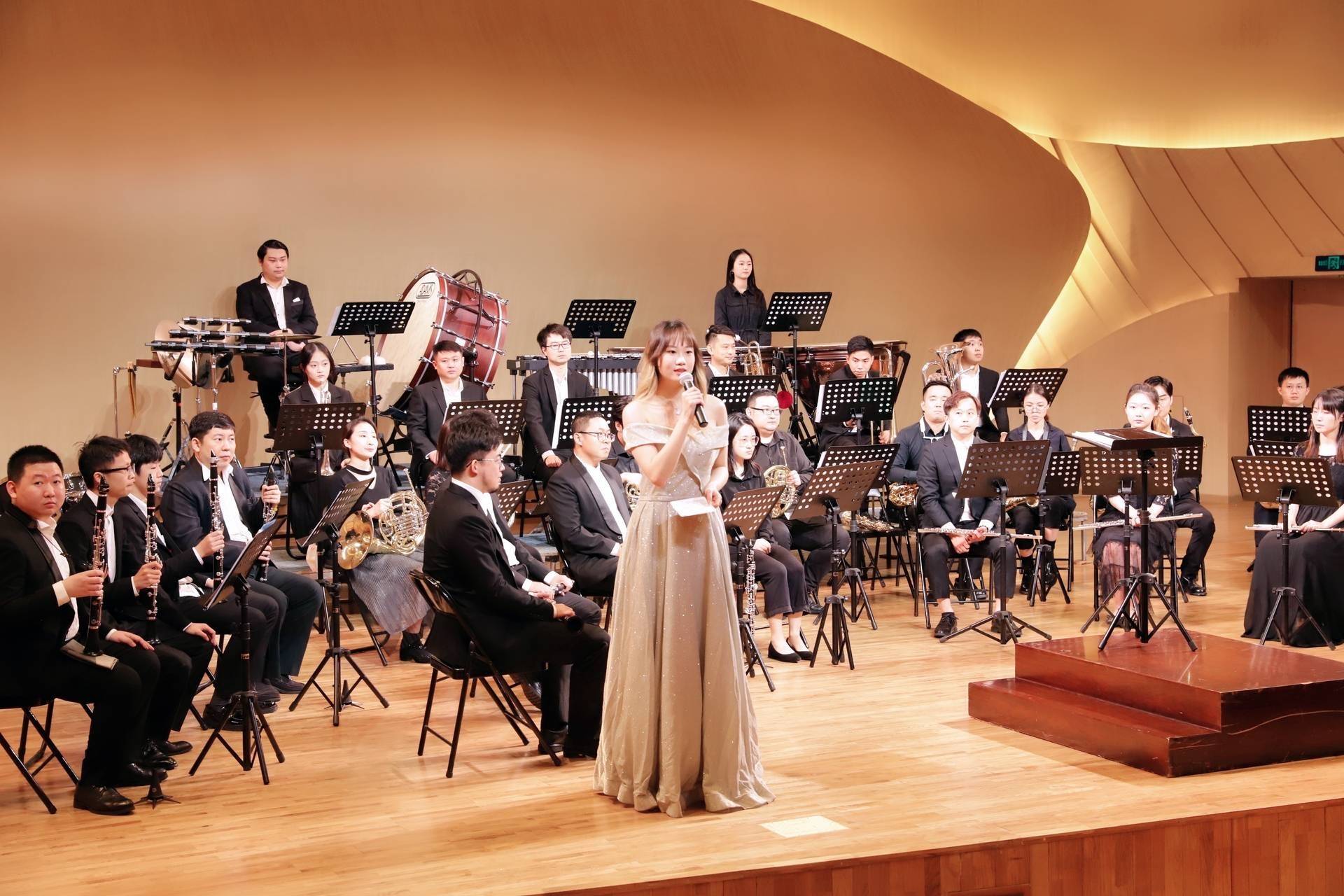 经典曲目管乐演绎!龙岗区公益音乐会致敬劳动者_文化_艺术季_刘越亚