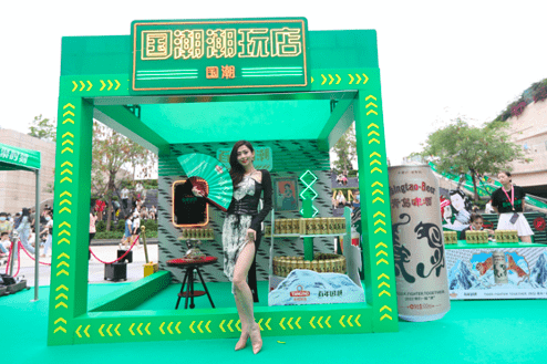 成为国内外电影中十里洋场的印记之一;1947年,青岛啤酒的广告宣传片