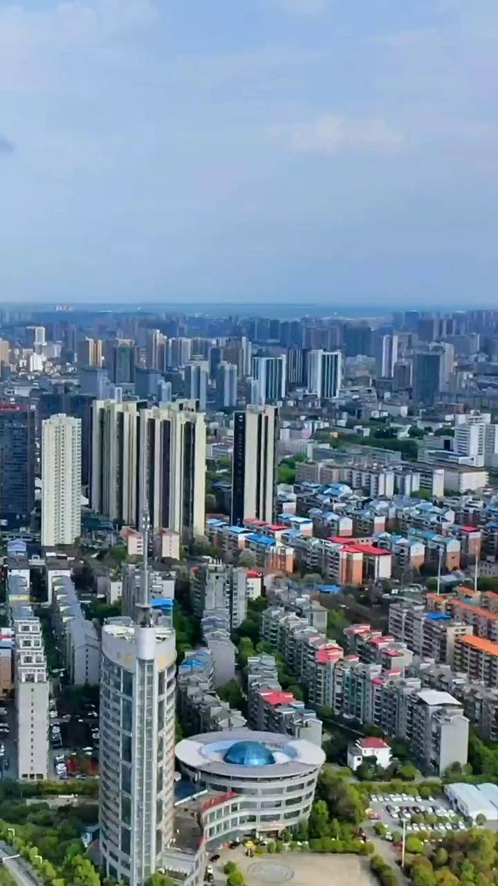 航拍视角下的衡阳老城区广电中心金钟大雁城弘阳广场历历在目有你熟悉