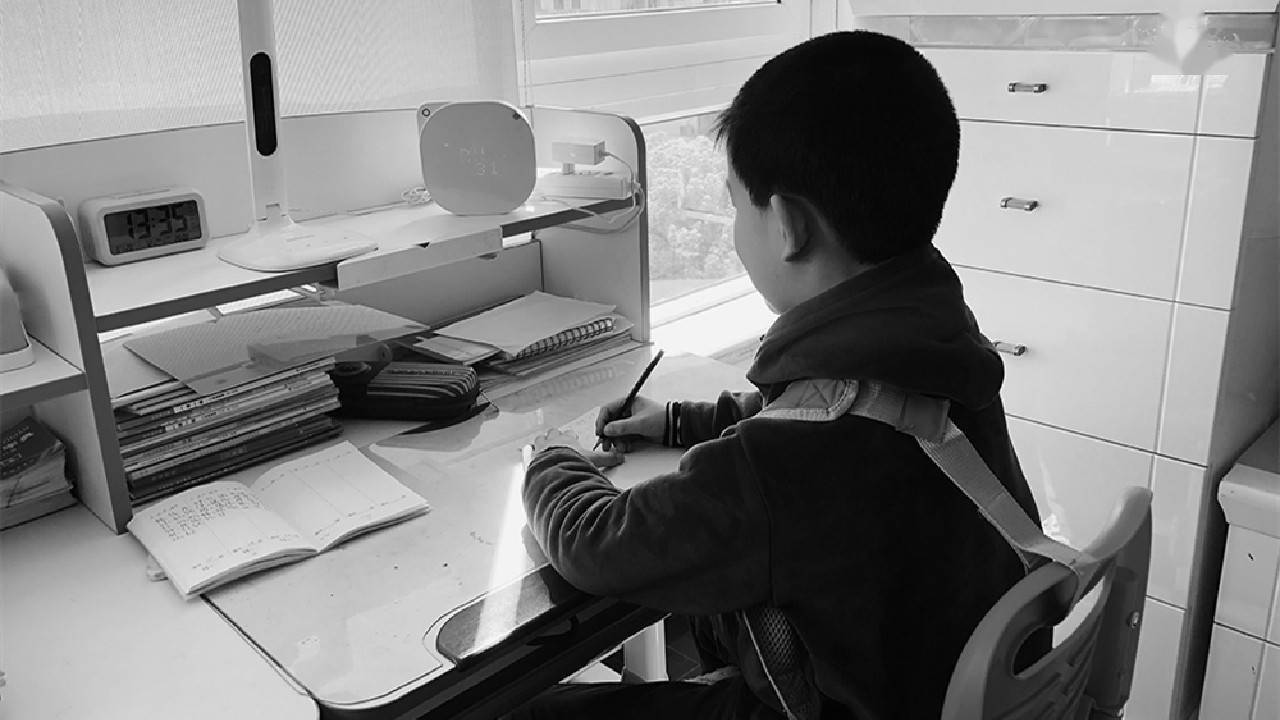 刘涌却并没有成为一个很有出息的孩子