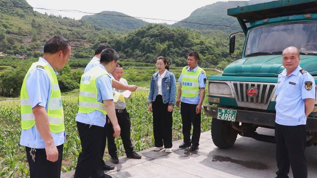 环江东兴镇开展这项检查……_农机_广西_宣传