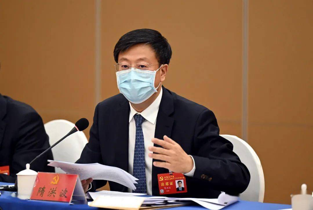 省第十三次党代会代表,伊春市委书记隋洪波说,伊春充分发挥寒地龙药