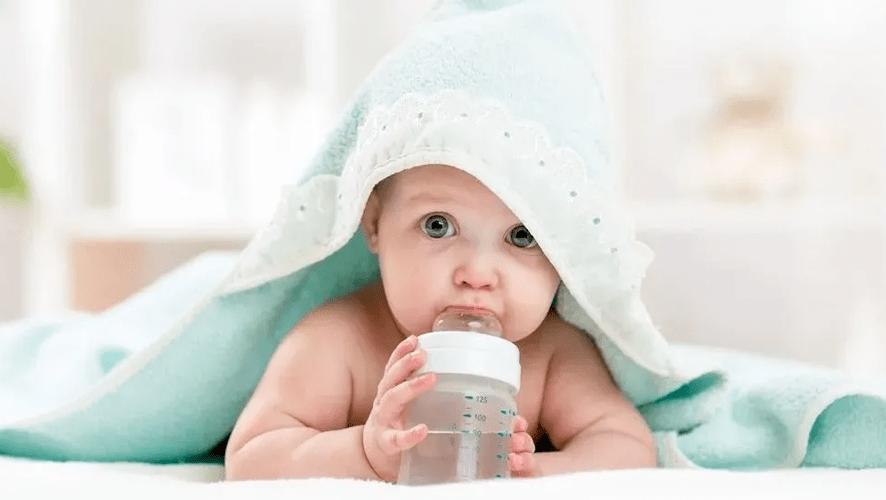 医生为啥建议宝宝1岁以后必须戒奶瓶？3个风险一定要了解