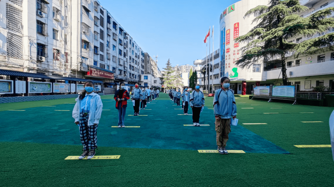 莲池小学 今天,我们复学啦!