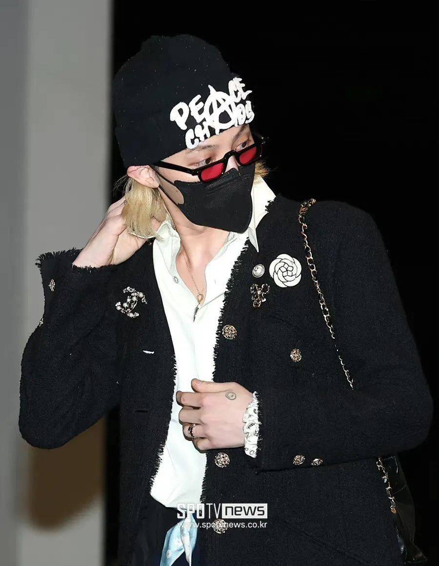 权志龙再次出席香奈儿大秀这次造型是不是历年最弱盘点