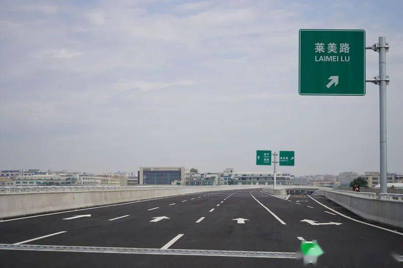 汕北大道红绿灯图片