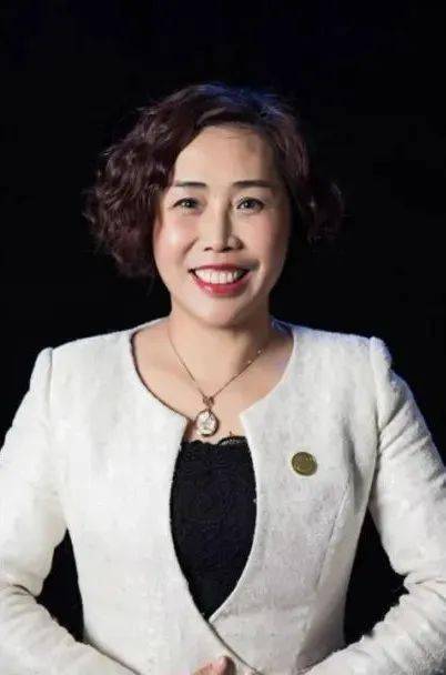 新时代的我们最美劳动者王翠霞希望在手未来在心