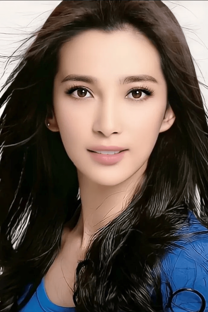 李冰冰凝视的目光
