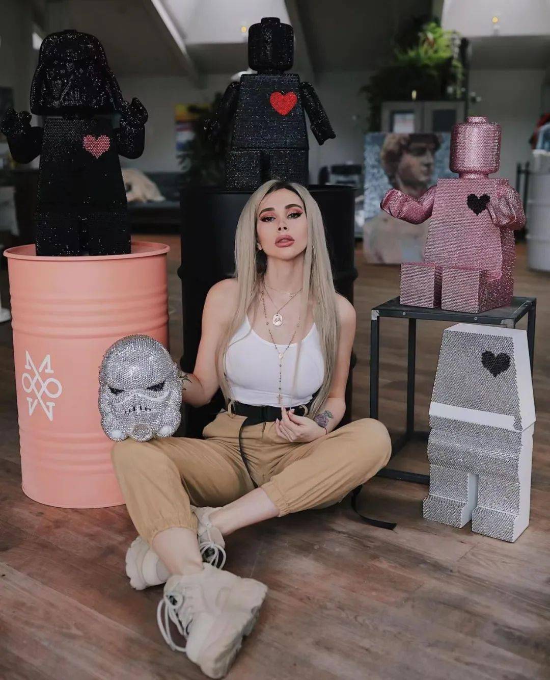 nft雕塑界的天才少女_polly_kole_艺术