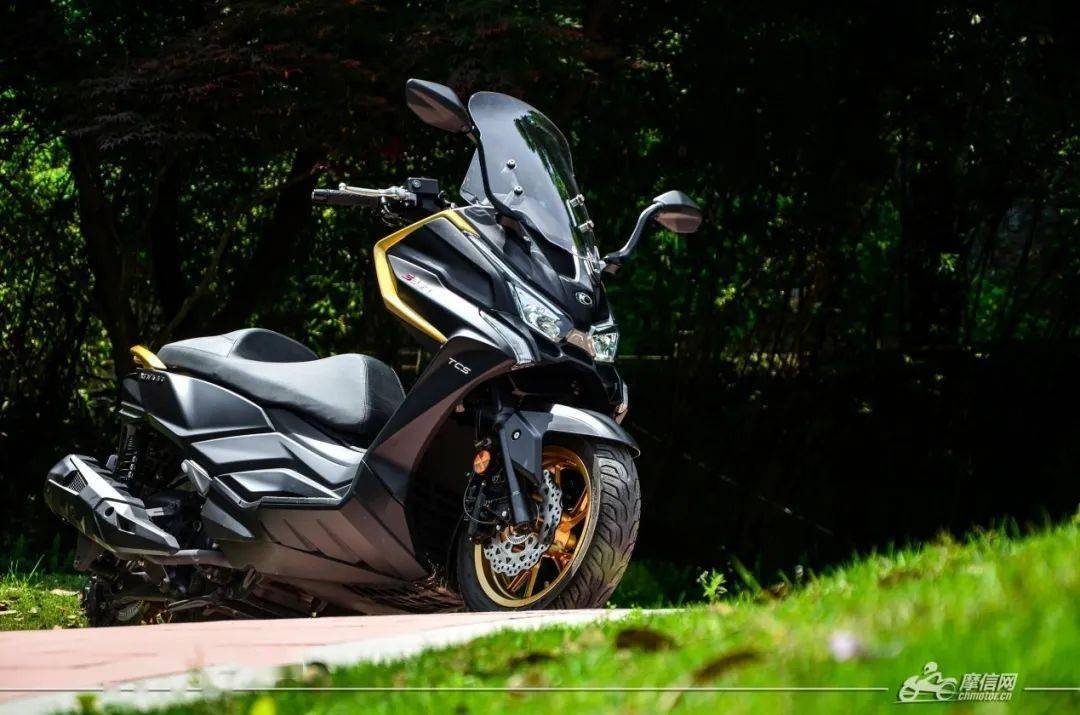 外形吸睛操控给力光阳赛艇s250评测
