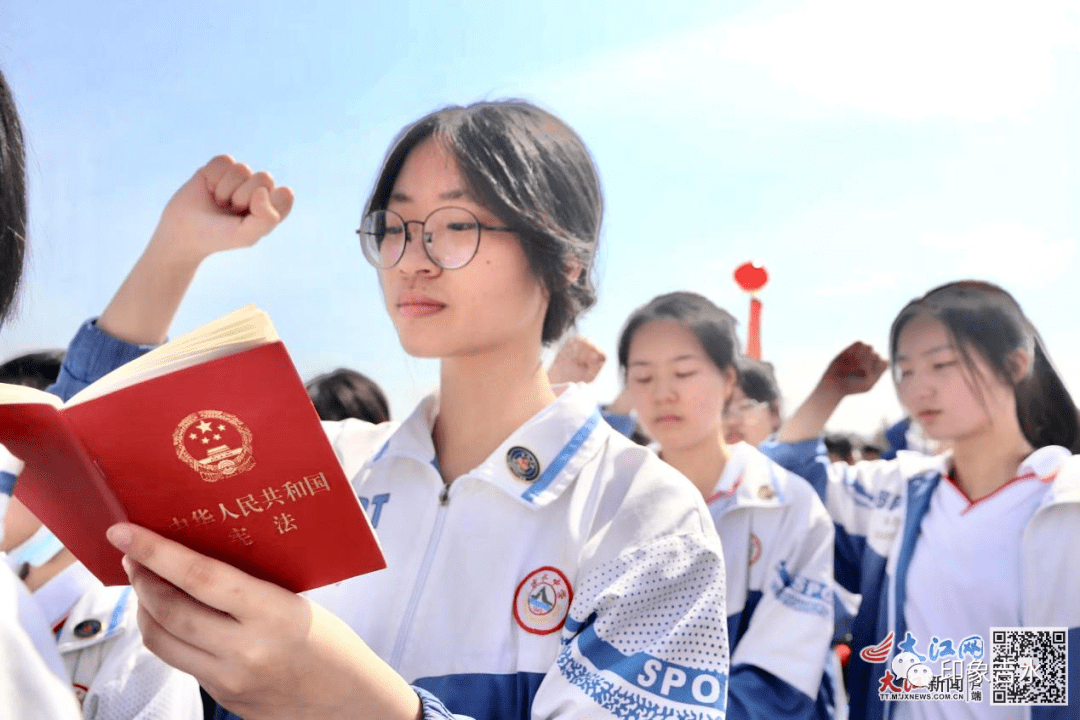 吉水中学高三千余学子举行成人礼仪式