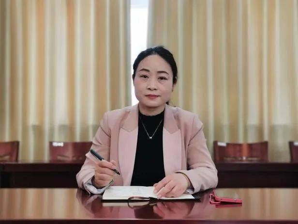 走进新课标明晰新方向康华校区成长筑梦好教师团队组织新课标研读心得