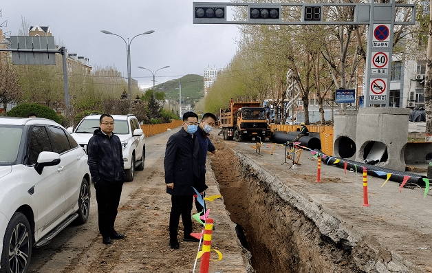 市领导深入城市雨污分流项目和棚改项目现场实地调研