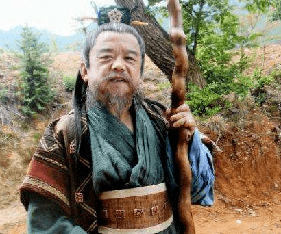 28米身高娶4任美妻,今61岁活成这样_陈三木_个子_土地爷