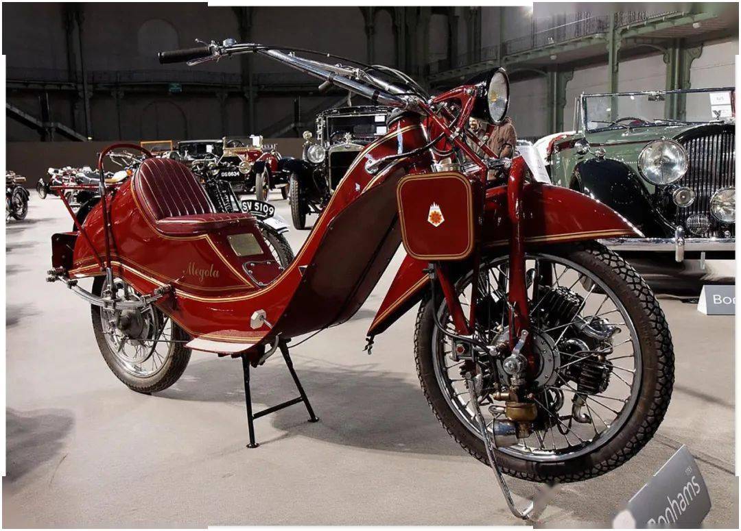 其实星型引擎并不是首次出现在摩托车上,早在 1920 年代就有车厂尝试
