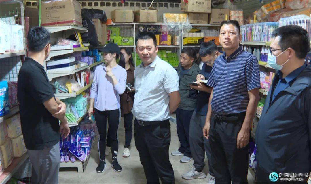 5月7日,泸水市委副书记,市长李祖明率队督导调研城乡自建房安全隐患