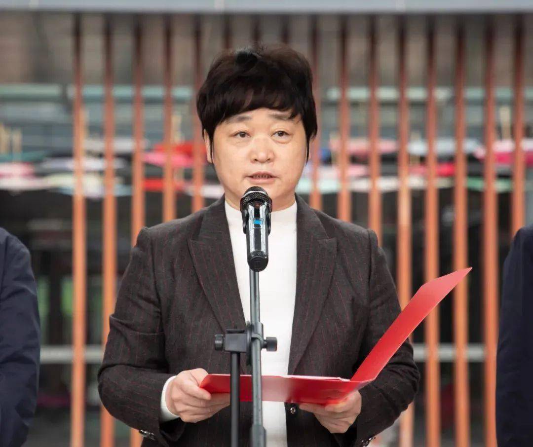 县委副书记岳春青主持揭牌仪式县委常委,组织部部长王