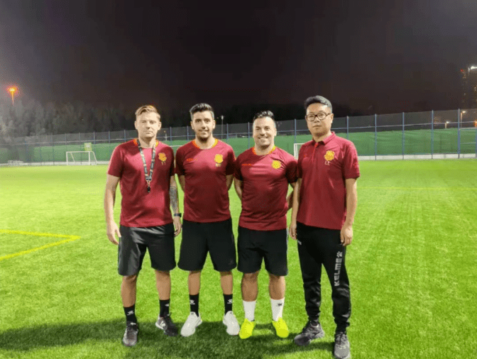 国足哥磊子率领龙十二足球俱乐部征战西班牙"马德里"杯