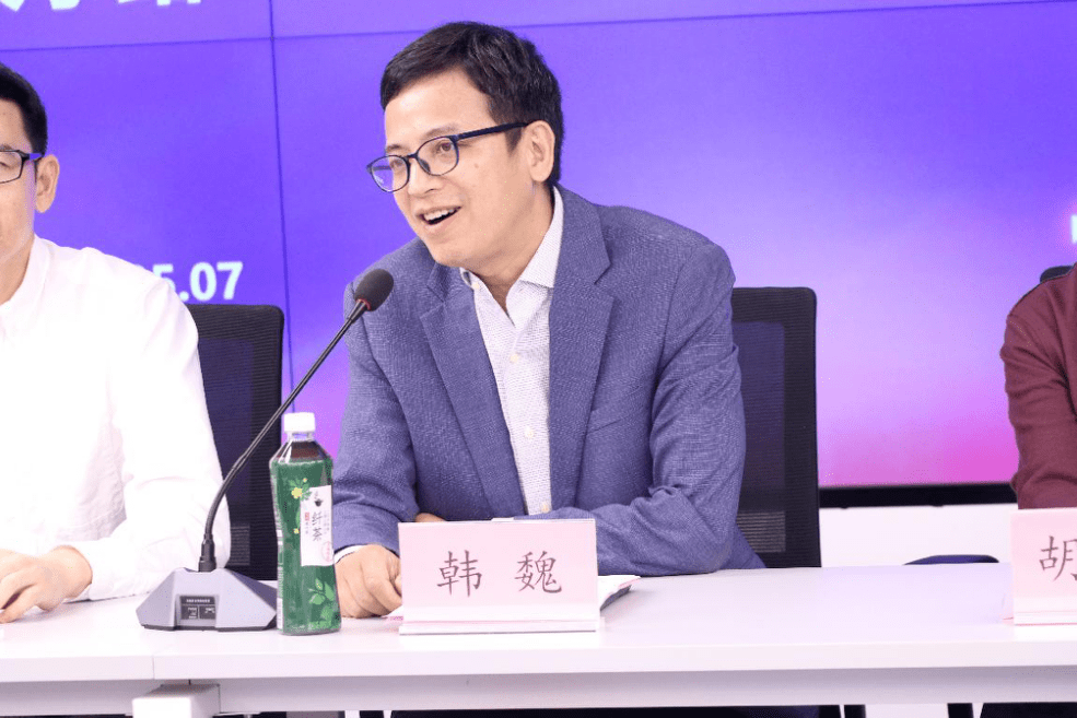 媒体艺术系主任韩志强教授,浙江大学本科生院教务处副处长韩魏老师