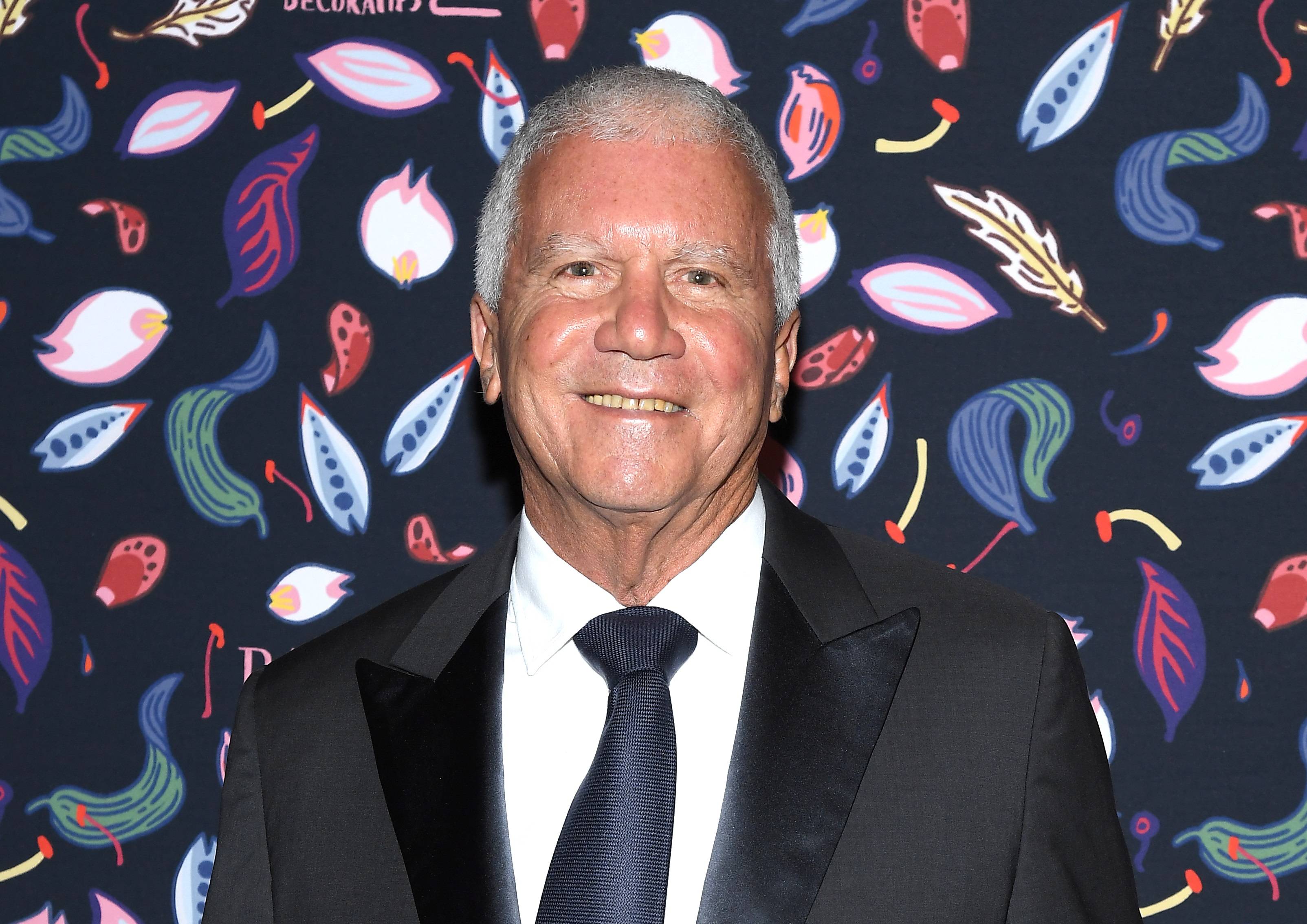 为何这位77岁的艺术品交易商要以195亿美元买下安迪