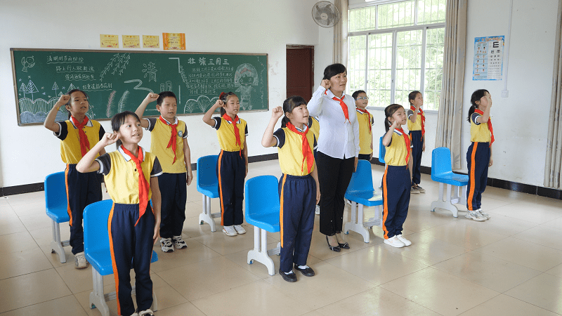 坚定了他们牢记领袖嘱托,承担起保护家乡山山水水的历史责任的信念