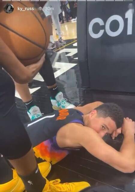 史密斯被吹恶犯布克躺地不起偷笑这是东契奇的招