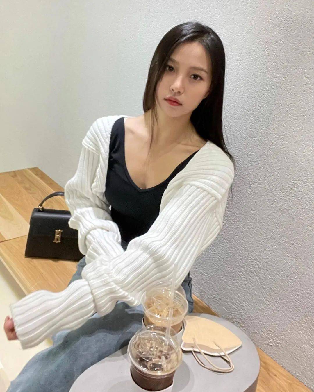 现在的rapper都这样找对象?_gray_易梦玲_女友