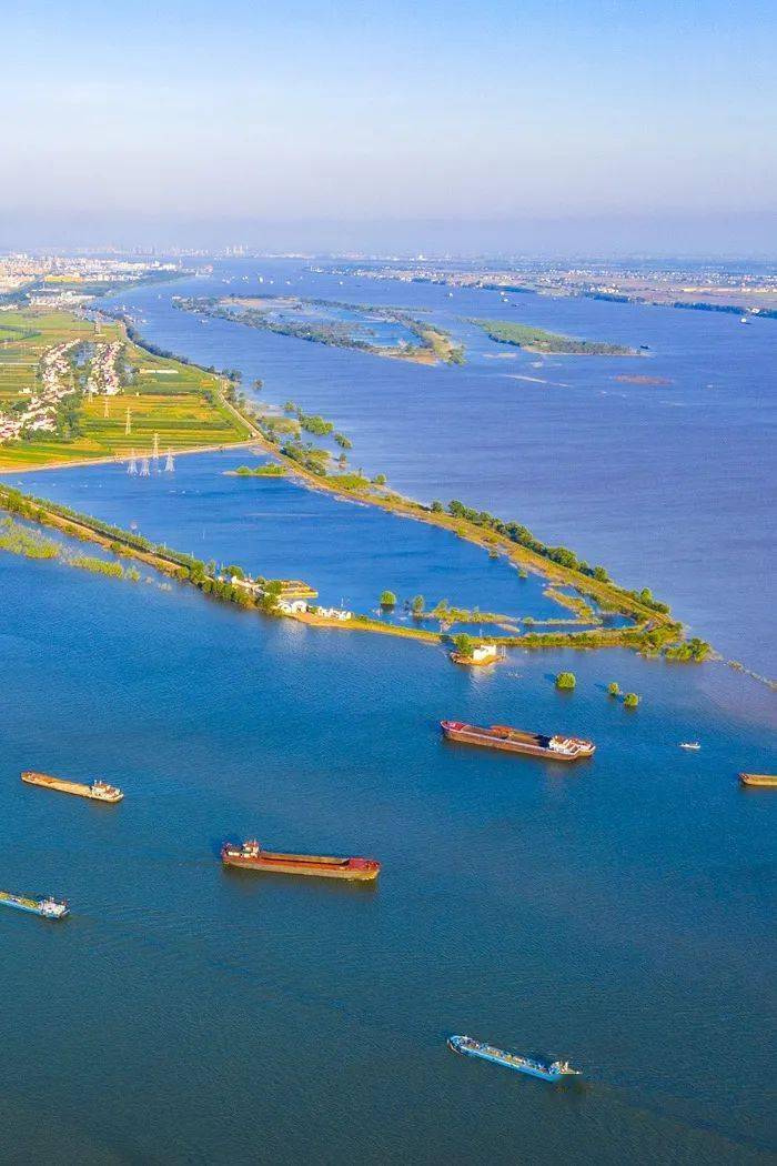 图片来源@视觉中国)至此开始大湖的形成江水开始倒灌入鄱阳湖盆地于是