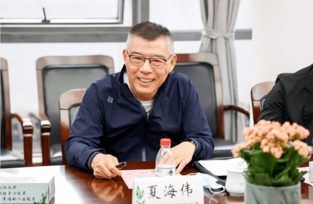 夏海伟指出,滨江区校园足球发展方向对,有意义,成效显著,体现了滨江区