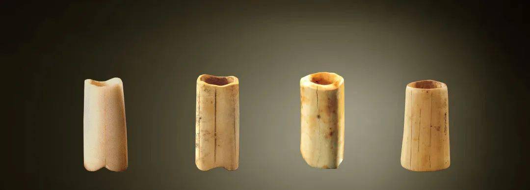 得知其中一枚为"灵骨",释迦牟尼真身指骨舍利,也称金骨,是佛教世界至