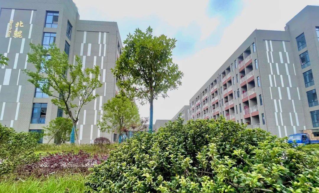 惟勤尚雅,薪火相传!一起走进铜陵中学新校区