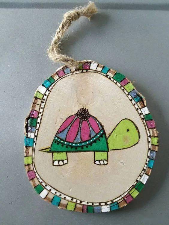 创意彩绘圆木片,增添一份自然美