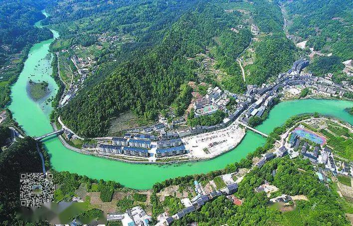 未来几年,唐崖镇将全力建设唐崖世遗小镇,打造唐崖至活龙坪旅游公路和