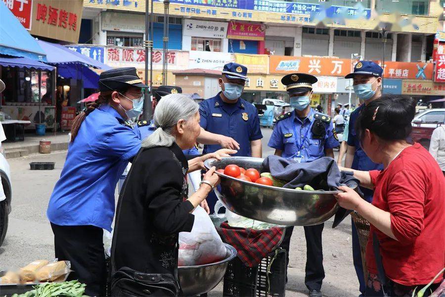 南江消防联合多部门开展消防车通道专项整治行动