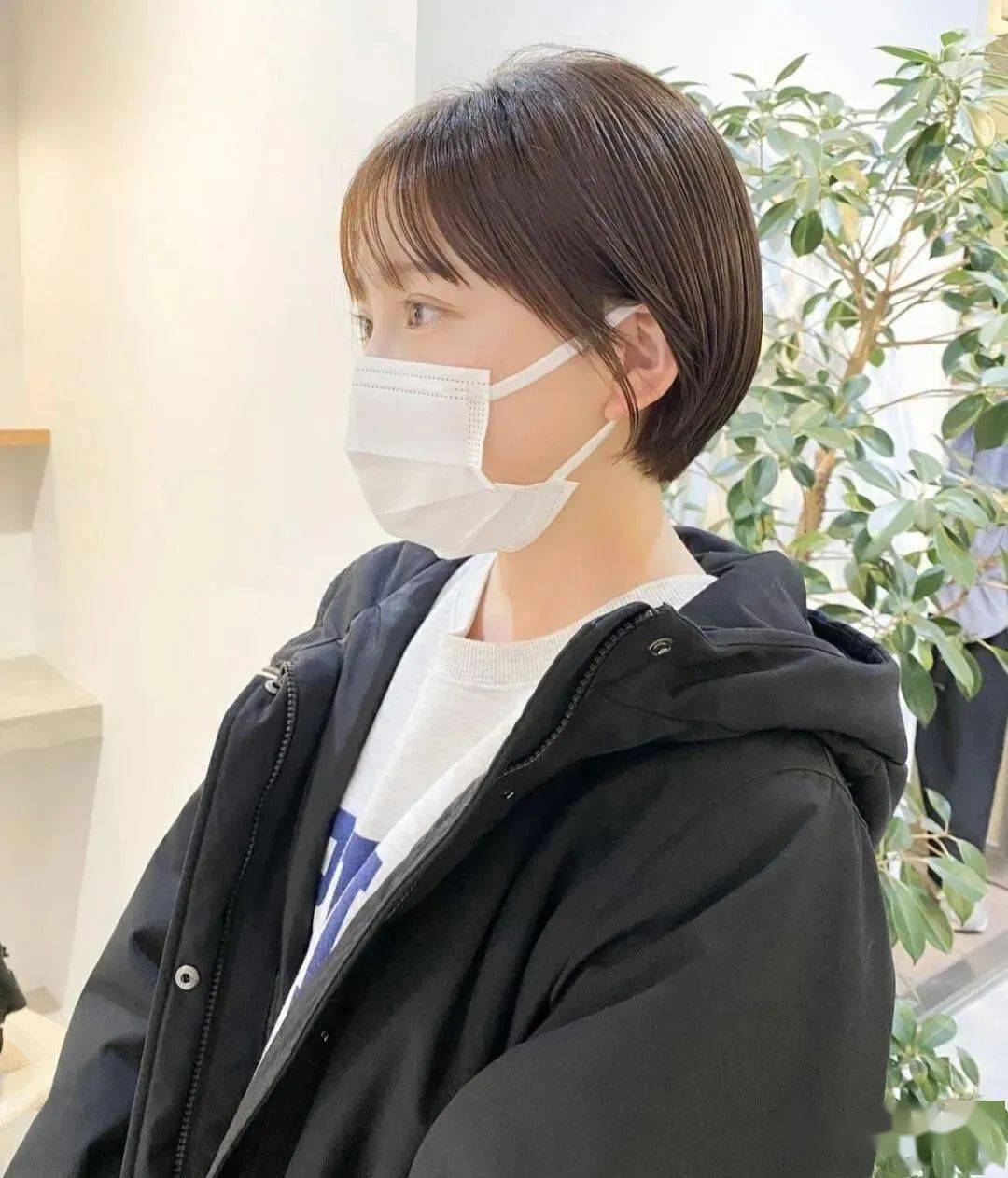 夏日单品职场挂耳式短发